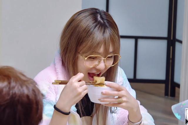 上阳赋|周扬青哪儿来的勇气？素颜上综艺，没有滤镜的她竟然长这样