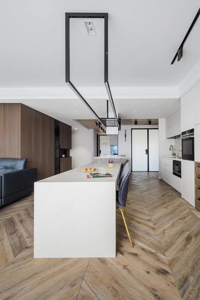 180㎡现代极简，无主灯设计果然不凡，朴素的空间也有档次感