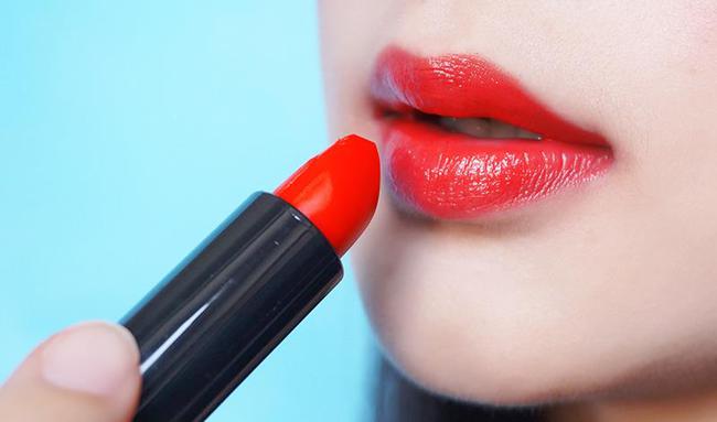 卡路里|最经典、最好看的口红有哪些?这些口红性价比高,颜色滋润又好看