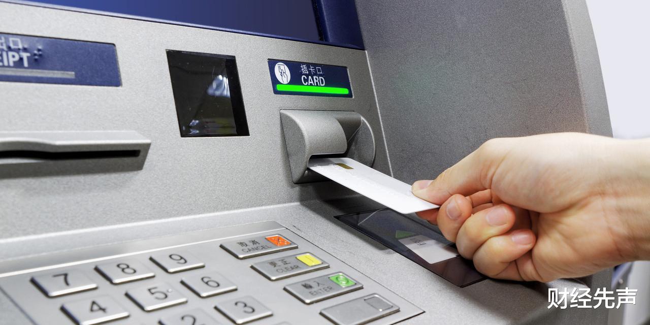 存钱与不存钱的两个人,会有哪些差距?答案来了