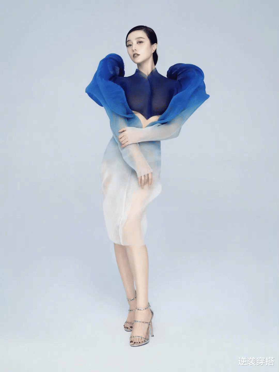 范冰冰|范冰冰身材圆润，太适合穿礼服裙了，曲线比例好迷人，端庄又高级