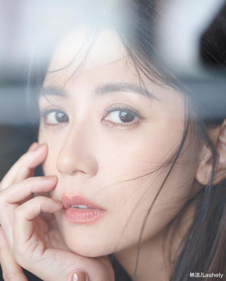 贾静雯|47岁还像20多岁的少女,贾静雯堪称冻龄女神,她的保养秘诀值得学