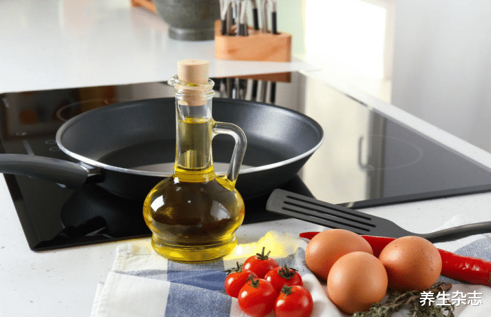 养生杂志|夫妻双双确诊肝癌,医生提醒:厨房这“1物”可能致癌,要及时清洗