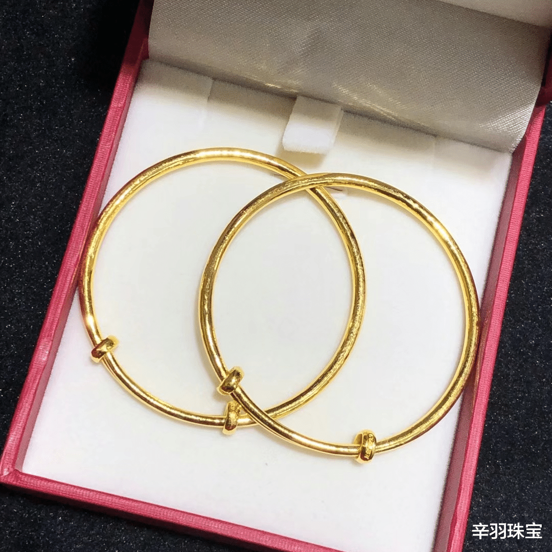 辛羽珠宝 黄金手镯一般多少克，怎么挑选搭配