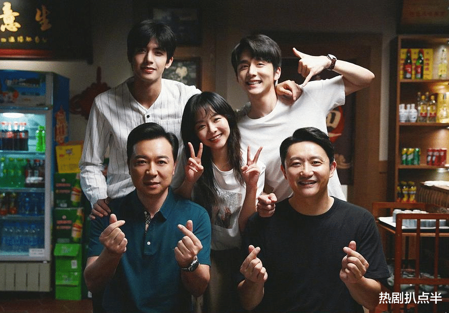 明星|20位明星一年高产3部剧：赵露思赢了，杨超越4连扑，她六部女主