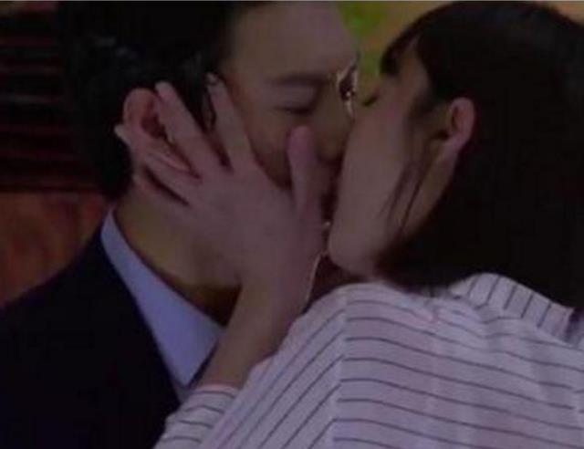 靳东|她因吻戏遭丈夫抛弃，后与靳东因戏结缘，如今41岁美成这样