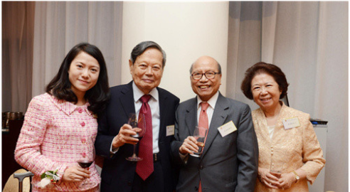 杨振宁|98岁的杨振宁，如何称呼小自己20岁的岳父母，仅6字体面又显情商