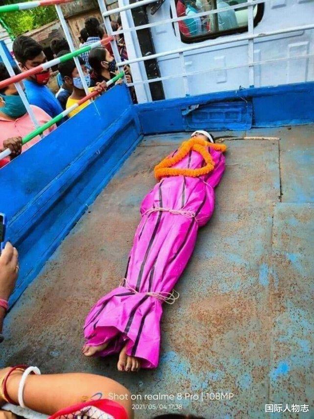 印度21歲女大學生出門上廁所後遇害，屍體被發現時隻穿著上衣-圖3