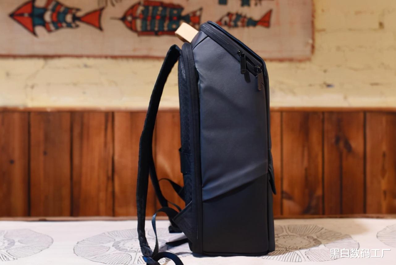 材质、空间、颜值一个都不少-地平线8号ZERO零感背包