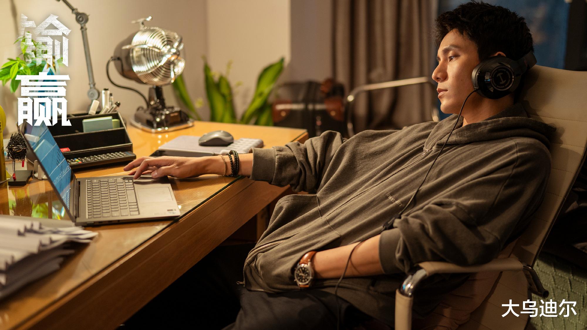 周锐|从《输赢》里的周锐死保触犯刑律的方威开始，该剧就已经进入到胡编乱造的状态