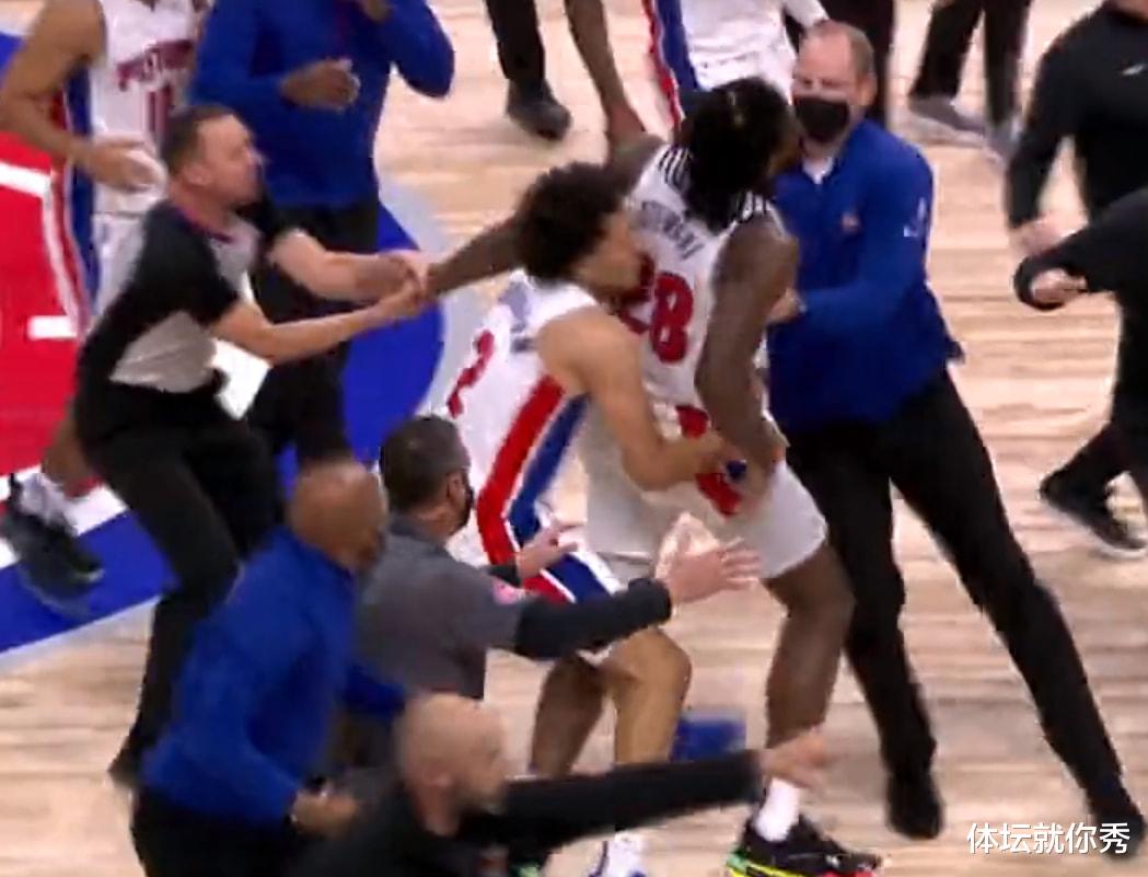 世界冠军|NBA第一硬汉！一人硬刚湖人三巨头，6人都拉不住，这梁子是结下了