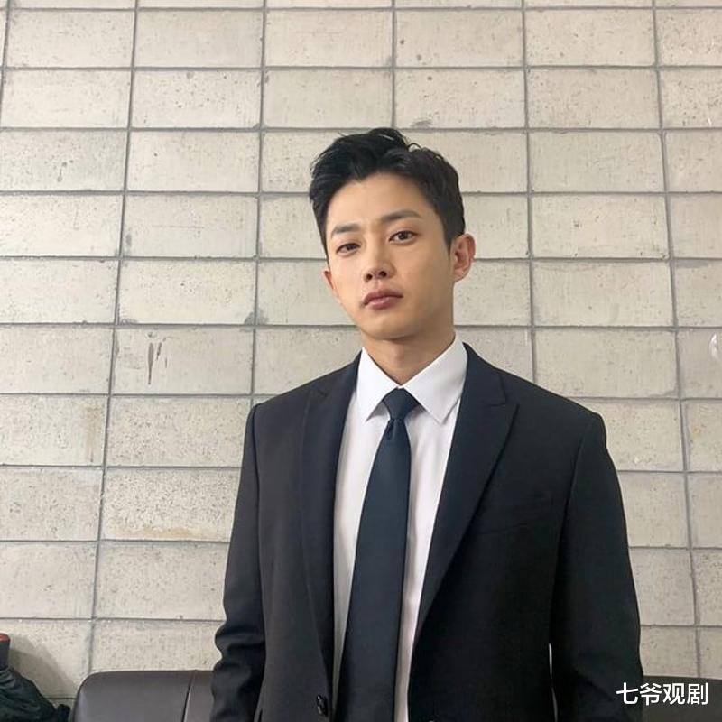 金惠秀|老妈拆散恋情，幸而朋友一呼百应，50岁金惠秀夜半健身保身材