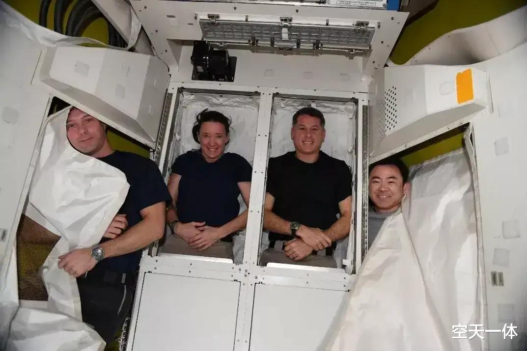太空 5艘飞船同时停靠国际空间站，10月份，26名航天员将扎堆进入太空