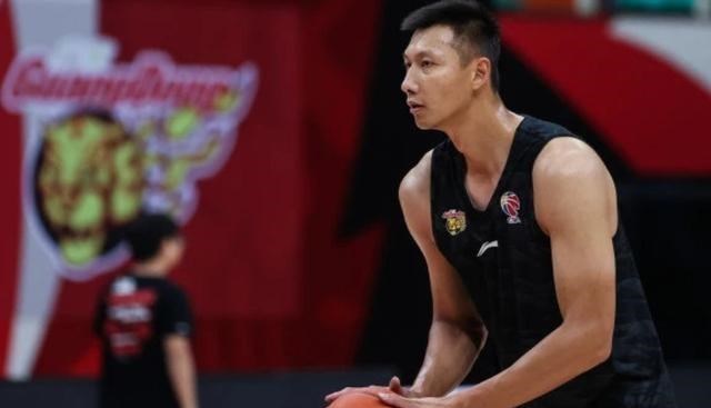 一个有心人 爆冷！易建联11中3，广东队62-85惨败，27个失误，赵睿胡明轩缺席