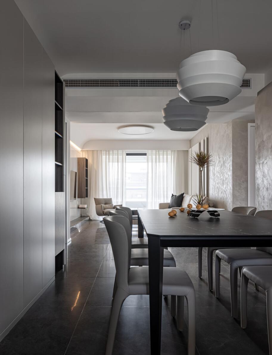 小拾谈装修|入住久了，才知道柜子做到顶有多实用，看她新家，美观又大气