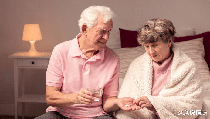 久久说情感 财产全给儿子，母亲重病要女儿出9万，再次问钱女儿怒：找弟弟去