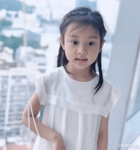 贾云馨|有种“整容”叫甜馨长大，曾经你爱答不理，现在美得让人高攀不起