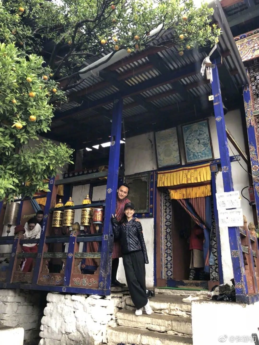 关晓彤|41岁张静初，花5年时间打造单身别墅：家里堆满旧物，却美得不像话！