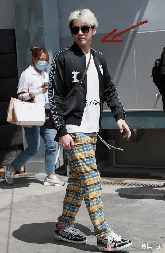 吴亦凡|“妈妈，名与利对你那么重要吗？”妈宝男吴亦凡和虎妈吴秀芹