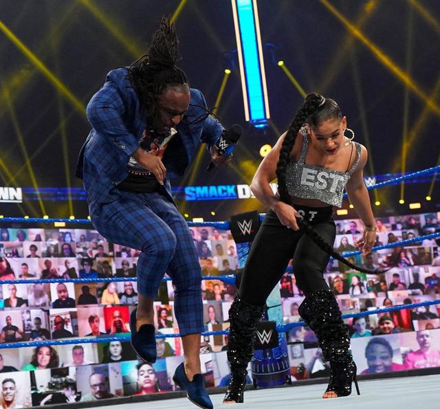 wwe|今日WWE藍色品牌節目五大亮點，艾吉對峙羅曼，塞薩羅血染現場