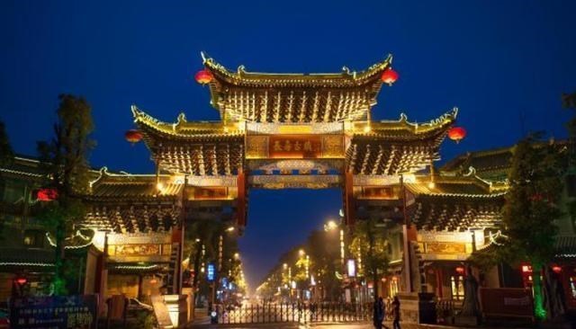 重庆 重庆一“人造景区”走红，免费的5A级景区，景色不输洪崖洞