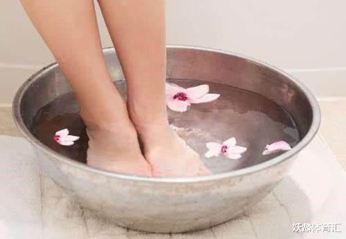 维生素b6|热水泡脚是养生还是“要命”？提个醒，这点很重要，现在了解不晚！