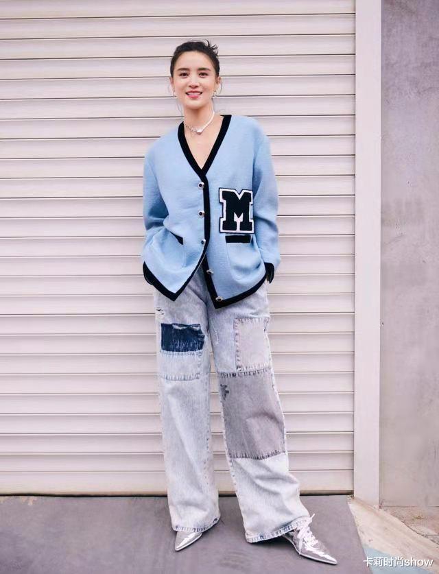 卡莉时尚show|宋佳街头风都能驾驭，慵懒造型看着有小女孩范，完全不像40岁