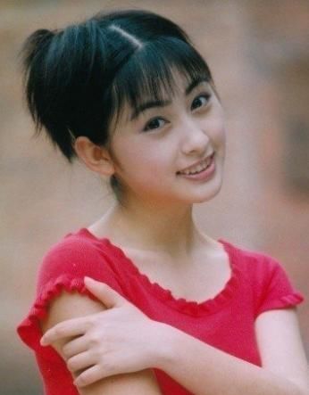 张铁林|被称为“回族第一美人”曾和张铁林同居数年，嫁大23岁丈夫特幸福