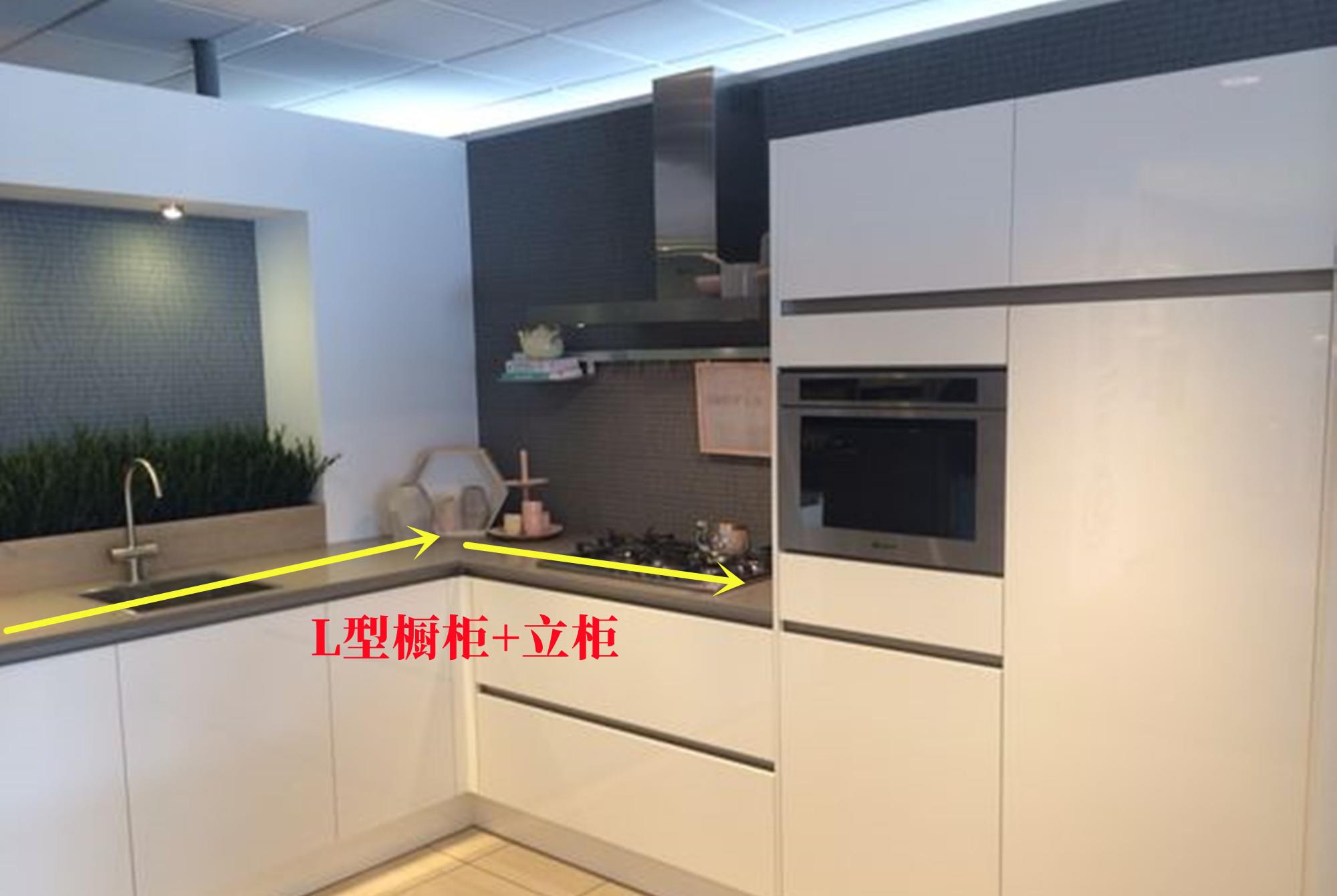 早知道厨房我就省掉吊柜了,加一组立柜明显更好用!储物也翻一番
