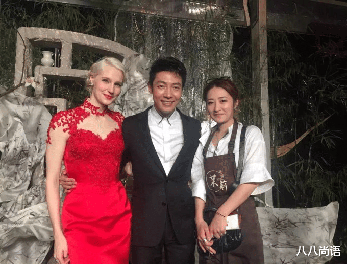 琅琊榜|撒贝宁一家四口新照，女儿穿雏菊连衣裙甜美，儿子虎头虎脑不像妈