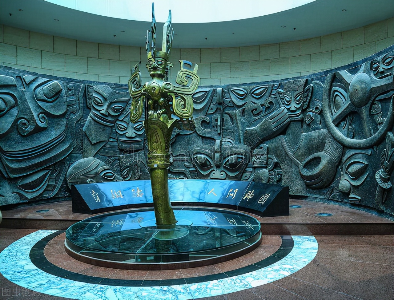 三星堆 三星堆考古又有新发现, 考古专家兴奋不已, 网友: 真是活久见