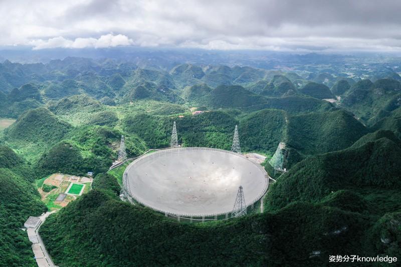银河系 长达16300光年，中国天眼发现银河系巨大结构，或是星系新旋臂