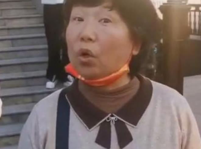 王岳伦|田静分享生活日常，姚威带着两个孩子去搓澡，一家子基因太强大了