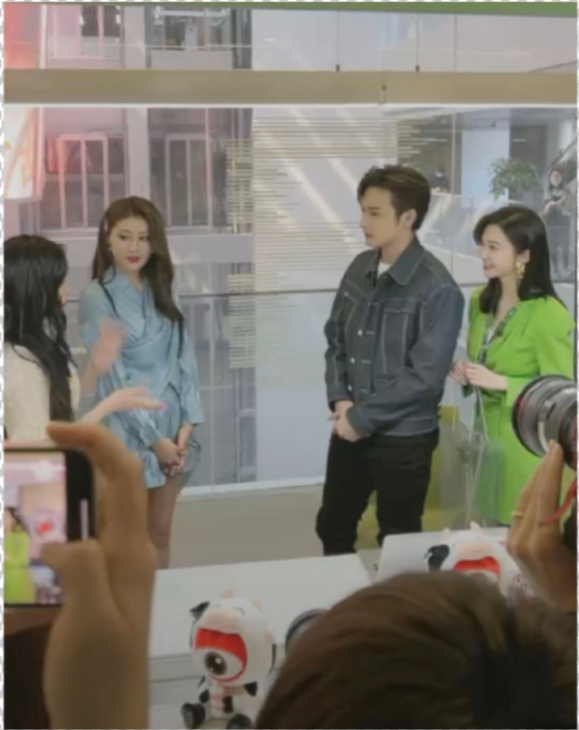 李现|有种“献丑”叫网红和明星合影，镜头是照妖镜？李现是来搞笑的吧