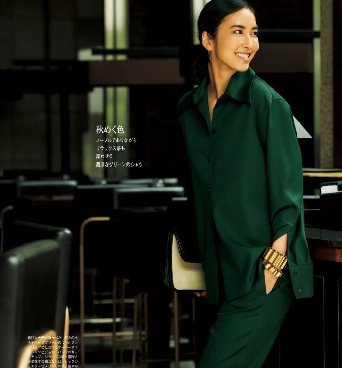 奶球妈咪聊|优雅中带着干练的“大女主”穿搭,网友:有气场,看着就很养眼