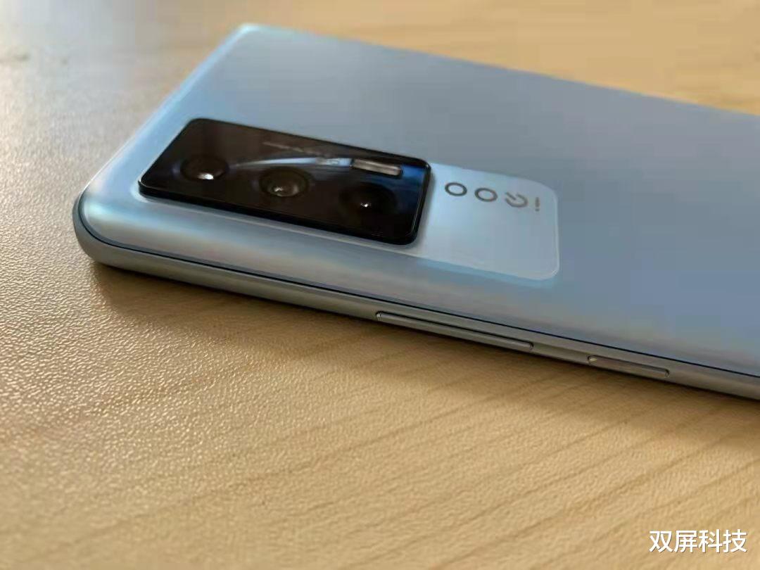 iqoo neo|骁龙870+独立显示芯片，跌至2729元，12GB+512GB旗舰售价更亲民