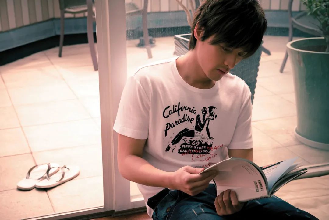 胡歌|胡歌的两次“消失”，打了多少流量明星的脸？