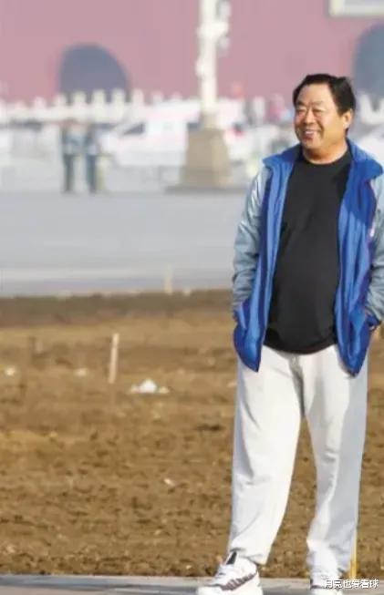 教练|她为国争光勇夺19枚金牌，却沦落街头抱娃卖菜？查她的教练才知道