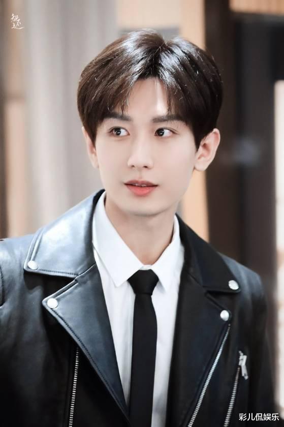 成毅|造型打情怀？演什么都像“司凤”，是观众入戏太深还是对他不了解