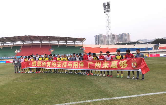 郑智|备受认可！解说员赞郑智：对比卡纳瓦罗，一下子就知道谁行谁不行