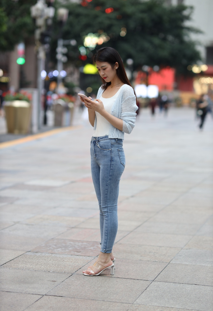 坎叔说时尚|衣品不够好，就选修身牛仔裤，让你轻松应对日常穿搭