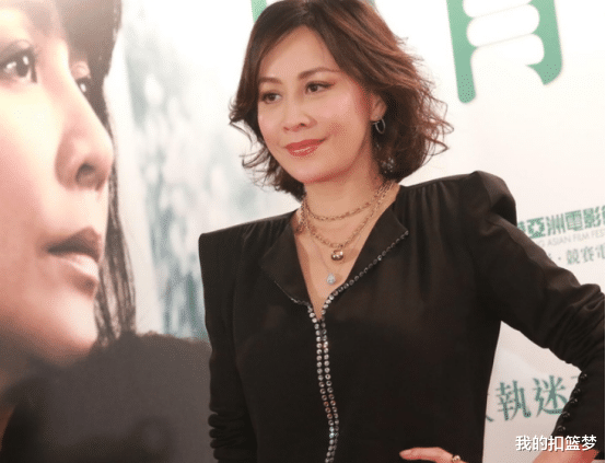 刘嘉玲|刘嘉玲脖子上一条项链,可以买了套房子了