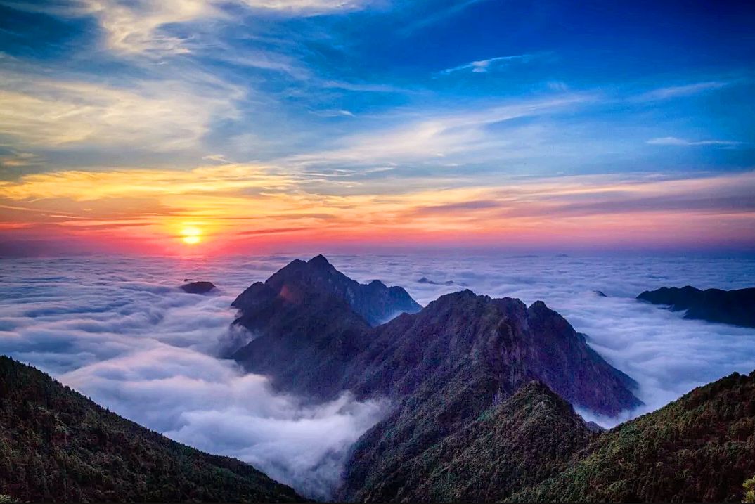 全能旅行科长 广西钦州的六峰山，随《隐秘的角落》播出走红，网友：一起爬山吗？