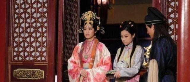 阳光语言矫正说|驸马偷偷纳妾，公主提刀上门，看见小妾却立马丢刀，抱着安慰