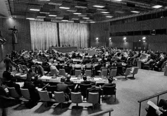 黄渤|“出轨门”12小时后，黄渤深夜「捡垃圾」视频被曝光：原来我们都错怪他了