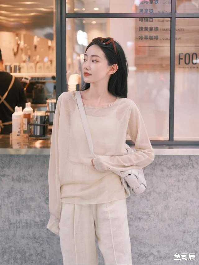 鱼司辰|这才是真正时髦又实用的穿搭，时尚又保暖，怎样都很美