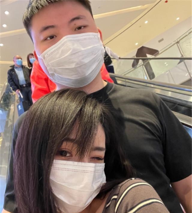 滤镜|uzi女友发无滤镜照片：乌兹看到这样的我还愿在一起，的确是真爱