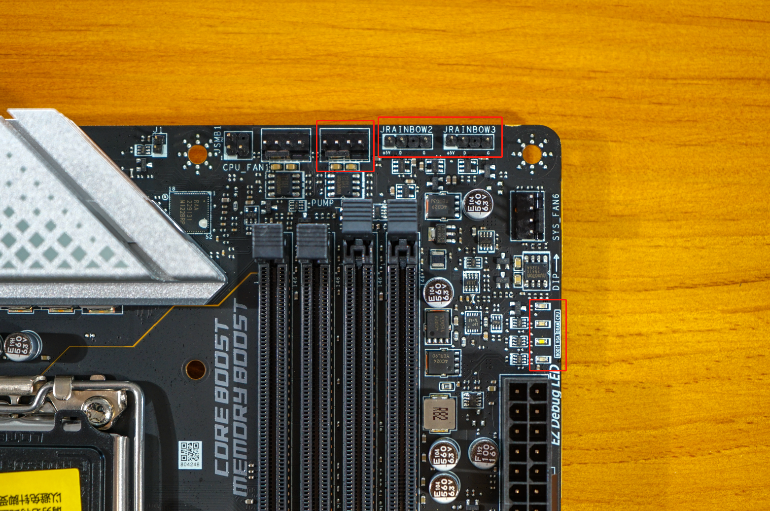 微星Z690 DDR4刀锋钛首发开箱：不仅颜值高，供电+M.2都超给力