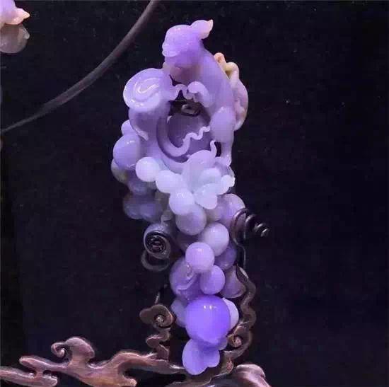 紫罗兰翡翠|价值1800万的一串天价葡萄,不能吃,只能用来当摆设。