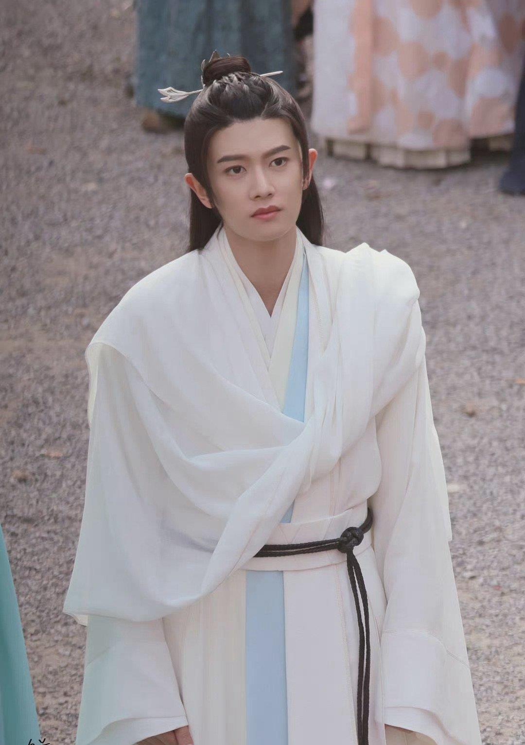 杨洋|2022三位古装男神来袭，长意温柔，时影冷峻，杨洋大神再出山